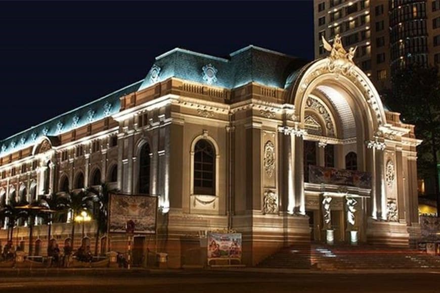 <img src="The-Saigon-Opera-House-sparkles-in the-evening-light-02.jpg" alt="Saigon Opera House - Ho Chi Minh tourist Attractions">